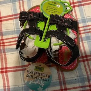 New with tags size 5 western chief girls sandals